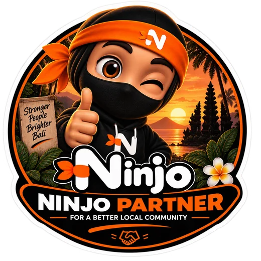 Lencana Ninjo Partner: maskot Ninjo mengacungkan jempol di depan pura Bali saat matahari terbenam